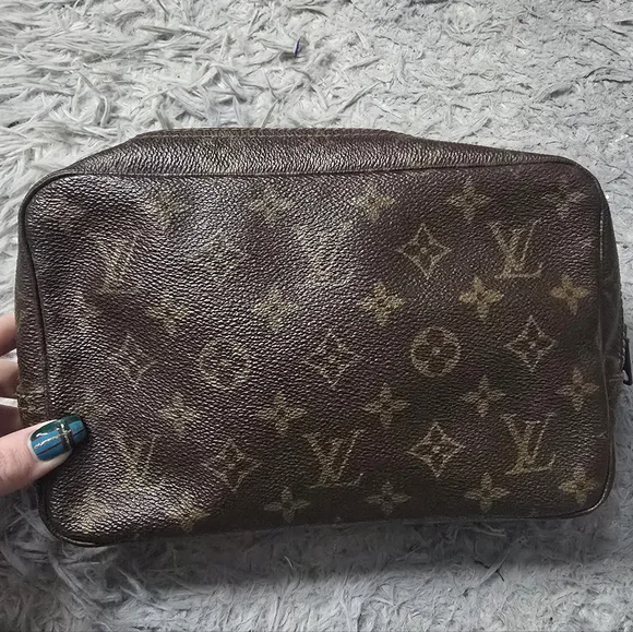 Louis Vuitton Brown Signiture Mono 23 Trousse Toiletry Bag (EUC)(COA)✨️🖤✨️ - Picture 12 of 16